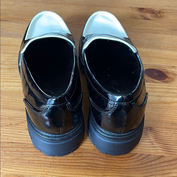 Unisa Black and White Flats with Chunky Sole - Picture 4 of 13